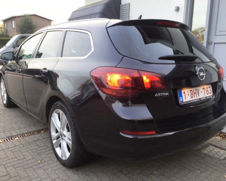 VERKOCHT  OPEL ASTRA SPORTTOURER 1,7CDTI * NAVIGATIE * DIGITALE AIRCO * ALU VELGEN * GEKEURD * GARANTIE