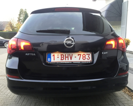 VERKOCHT  OPEL ASTRA SPORTTOURER 1,7CDTI * NAVIGATIE * DIGITALE AIRCO * ALU VELGEN * GEKEURD * GARANTIE