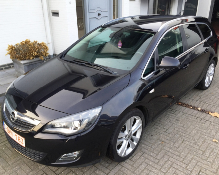 VERKOCHT  OPEL ASTRA SPORTTOURER 1,7CDTI * NAVIGATIE * DIGITALE AIRCO * ALU VELGEN * GEKEURD * GARANTIE