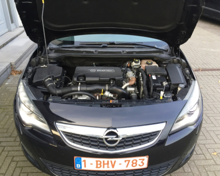 VERKOCHT  OPEL ASTRA SPORTTOURER 1,7CDTI * NAVIGATIE * DIGITALE AIRCO * ALU VELGEN * GEKEURD * GARANTIE