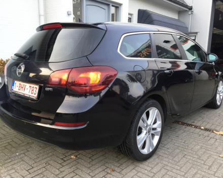 VERKOCHT  OPEL ASTRA SPORTTOURER 1,7CDTI * NAVIGATIE * DIGITALE AIRCO * ALU VELGEN * GEKEURD * GARANTIE