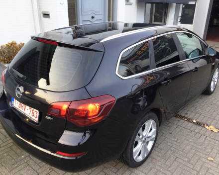 VERKOCHT  OPEL ASTRA SPORTTOURER 1,7CDTI * NAVIGATIE * DIGITALE AIRCO * ALU VELGEN * GEKEURD * GARANTIE