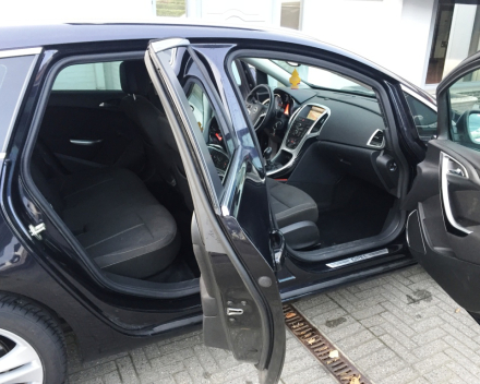 VERKOCHT  OPEL ASTRA SPORTTOURER 1,7CDTI * NAVIGATIE * DIGITALE AIRCO * ALU VELGEN * GEKEURD * GARANTIE