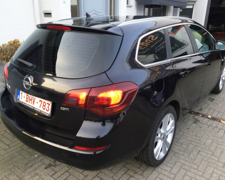 VERKOCHT  OPEL ASTRA SPORTTOURER 1,7CDTI * NAVIGATIE * DIGITALE AIRCO * ALU VELGEN * GEKEURD * GARANTIE