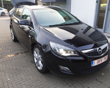 VERKOCHT  OPEL ASTRA SPORTTOURER 1,7CDTI * NAVIGATIE * DIGITALE AIRCO * ALU VELGEN * GEKEURD * GARANTIE