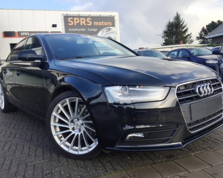 VERKOCHT  AUDI A4 2,0 TDI * 4 DEURS *  ZWART METAAL * 19&quot; VELGEN * NAVIGATIE * 4 DEURS * GEKEURD * GARANTIE