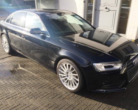 VERKOCHT  AUDI A4 2,0 TDI * 4 DEURS *  ZWART METAAL * 19&quot; VELGEN * NAVIGATIE * 4 DEURS * GEKEURD * GARANTIE