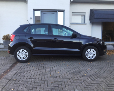 VERKOCHT  VOLKSWAGEN POLO MPI BENZINE * NAVIGATIE * DIGITALE AIRCO * SLECHTS 26488 KM * GEKEURD * GARANTIE