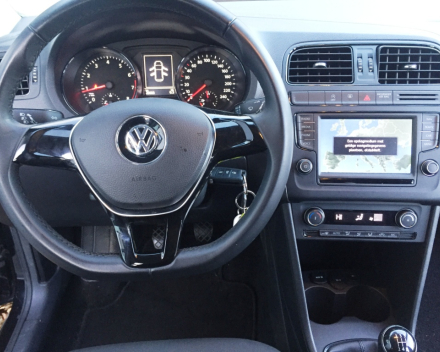 VERKOCHT  VOLKSWAGEN POLO MPI BENZINE * NAVIGATIE * DIGITALE AIRCO * SLECHTS 26488 KM * GEKEURD * GARANTIE