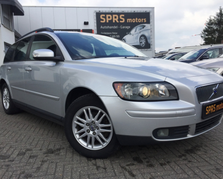 VERKOCHT  VOLVO V50 1600 DIESEL / ZILVER / LEDER INTERIEUR / GEKEURD