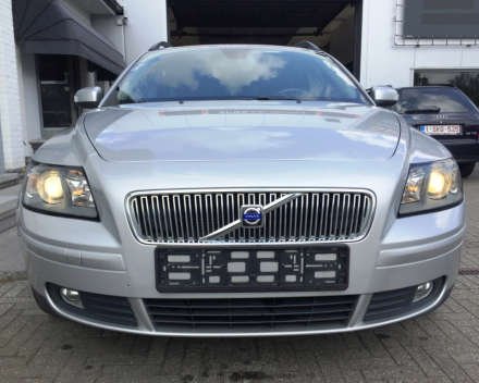 VERKOCHT  VOLVO V50 1600 DIESEL / ZILVER / LEDER INTERIEUR / GEKEURD