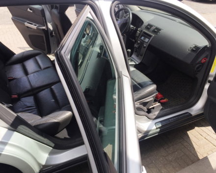 VERKOCHT  VOLVO V50 1600 DIESEL / ZILVER / LEDER INTERIEUR / GEKEURD