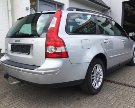 VERKOCHT  VOLVO V50 1600 DIESEL / ZILVER / LEDER INTERIEUR / GEKEURD