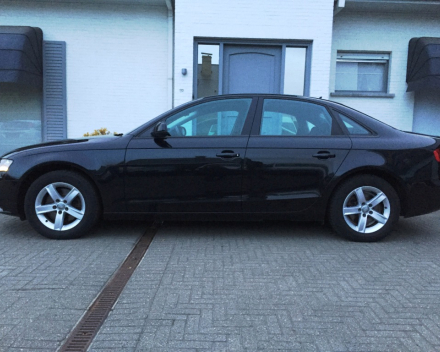 VERKOCHT  AUDI A4 2,0TDI FULL OPTION / LEDER / NAVIGATIE / CRUISECONTROL * ALU VELGEN / 6 VIT  / GARANTIE