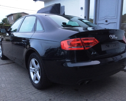 VERKOCHT  AUDI A4 2,0TDI FULL OPTION / LEDER / NAVIGATIE / CRUISECONTROL * ALU VELGEN / 6 VIT  / GARANTIE