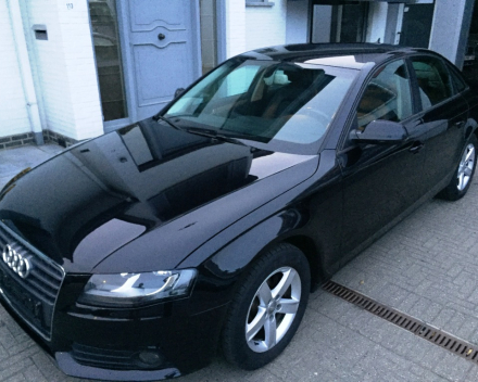 VERKOCHT  AUDI A4 2,0TDI FULL OPTION / LEDER / NAVIGATIE / CRUISECONTROL * ALU VELGEN / 6 VIT  / GARANTIE