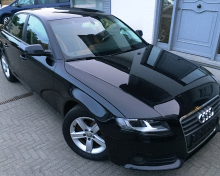 VERKOCHT  AUDI A4 2,0TDI FULL OPTION / LEDER / NAVIGATIE / CRUISECONTROL * ALU VELGEN / 6 VIT  / GARANTIE