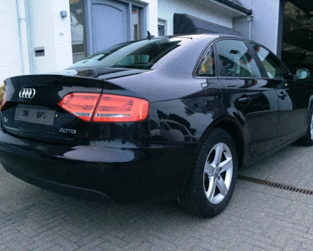 VERKOCHT  AUDI A4 2,0TDI FULL OPTION / LEDER / NAVIGATIE / CRUISECONTROL * ALU VELGEN / 6 VIT  / GARANTIE