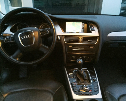 VERKOCHT  AUDI A4 2,0TDI FULL OPTION / LEDER / NAVIGATIE / CRUISECONTROL * ALU VELGEN / 6 VIT  / GARANTIE