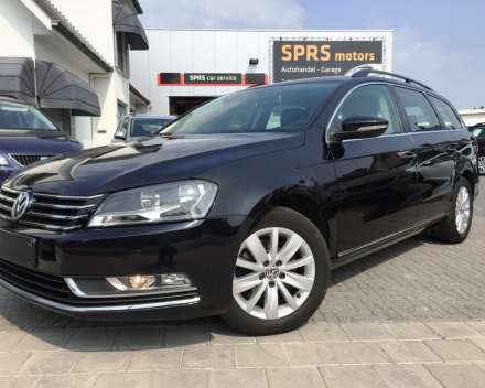 VERKOCHT VOLKSWAGEN PASSAT BREAK 1,6 TDI / ZWART METAAL / NAVIGATIE + KLEURSCHERM / CRUISECONTROL / ALU VELGEN / TREKHAAK / GEKEURD / GARANTIE 