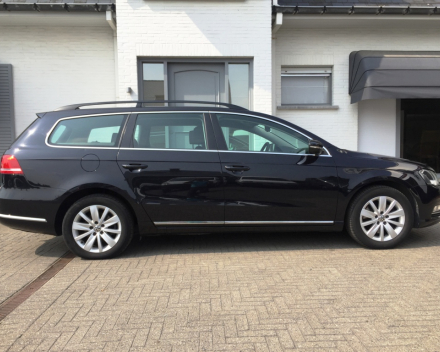 VERKOCHT VOLKSWAGEN PASSAT BREAK 1,6 TDI / ZWART METAAL / NAVIGATIE + KLEURSCHERM / CRUISECONTROL / ALU VELGEN / TREKHAAK / GEKEURD / GARANTIE 