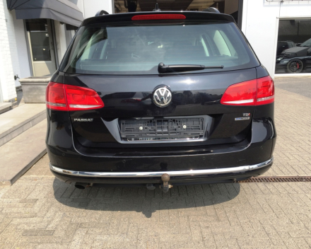 VERKOCHT VOLKSWAGEN PASSAT BREAK 1,6 TDI / ZWART METAAL / NAVIGATIE + KLEURSCHERM / CRUISECONTROL / ALU VELGEN / TREKHAAK / GEKEURD / GARANTIE 