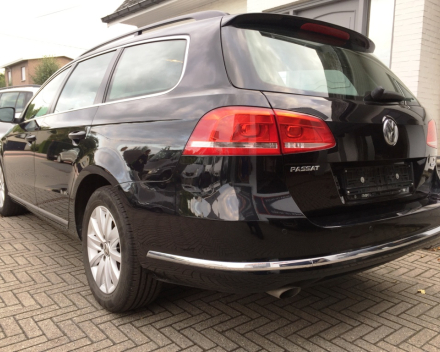 VERKOCHT  VOLKSWAGEN PASSAT 1,6 TDI BREAK / NAVIGATIE / DIGITALE AIRCO / CRUISECONTROL / PARKEERSENSOREN / GEKEURD / GARANTIE