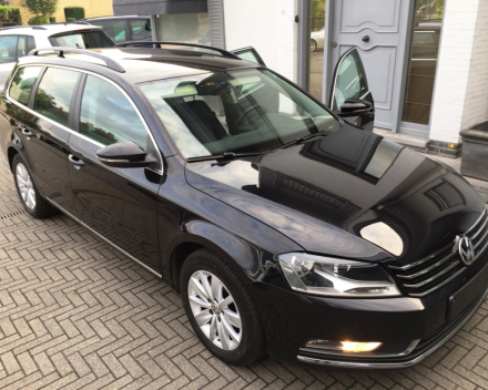 VERKOCHT  VOLKSWAGEN PASSAT 1,6 TDI BREAK / NAVIGATIE / DIGITALE AIRCO / CRUISECONTROL / PARKEERSENSOREN / GEKEURD / GARANTIE