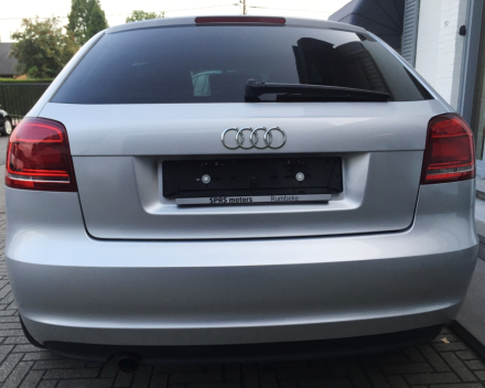 VERKOCHT  AUDI A3 1,6 TDI * ZILVER METAAL * CRUISECONTROL * NAVIGATIE * ALU VELGEN * GEKEURD * GARANTIE