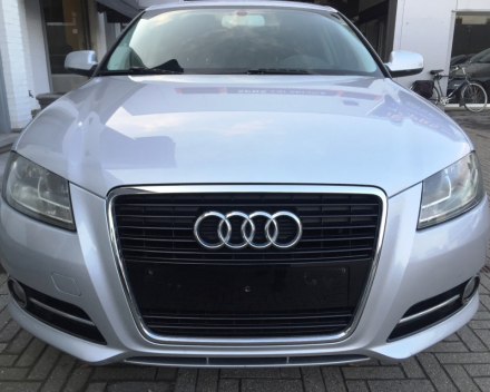 VERKOCHT  AUDI A3 1,6 TDI * ZILVER METAAL * CRUISECONTROL * NAVIGATIE * ALU VELGEN * GEKEURD * GARANTIE