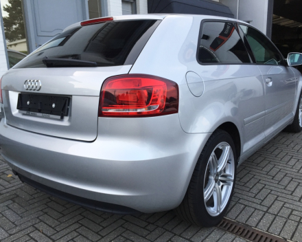 VERKOCHT  AUDI A3 1,6 TDI * ZILVER METAAL * CRUISECONTROL * NAVIGATIE * ALU VELGEN * GEKEURD * GARANTIE