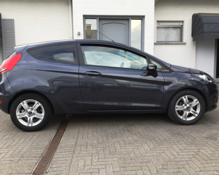 VERKOCHT  FORD FIESTA 1,6 TDCI * GRIJS METAAL * AIRCO * ALU *VELGEN * SCHADEWAGEN BESTEMD VOOR HANDELAAR *