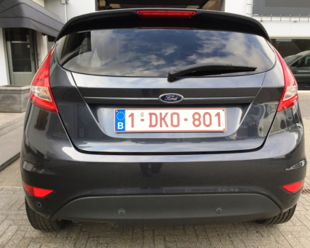 VERKOCHT  FORD FIESTA 1,6 TDCI * GRIJS METAAL * AIRCO * ALU *VELGEN * SCHADEWAGEN BESTEMD VOOR HANDELAAR *