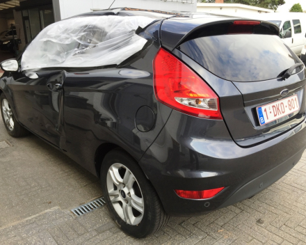 VERKOCHT  FORD FIESTA 1,6 TDCI * GRIJS METAAL * AIRCO * ALU *VELGEN * SCHADEWAGEN BESTEMD VOOR HANDELAAR *