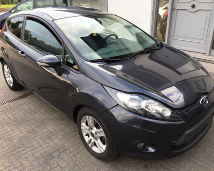 VERKOCHT  FORD FIESTA 1,6 TDCI * GRIJS METAAL * AIRCO * ALU *VELGEN * SCHADEWAGEN BESTEMD VOOR HANDELAAR *