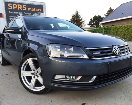 VERKOCHT  VOLKSWAGEN PASSAT 1,6 TDI * 20/04/2012 * 91083KM * NAVIGATIE MET KLEURSCHERM * PARKEERSENSOREN * AUTOMATISCHE AIRCO * CRUISECONTROL * GEKEURD * GARANTIE