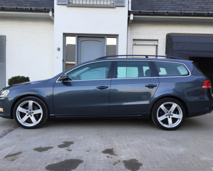 VERKOCHT  VOLKSWAGEN PASSAT 1,6 TDI * 20/04/2012 * 91083KM * NAVIGATIE MET KLEURSCHERM * PARKEERSENSOREN * AUTOMATISCHE AIRCO * CRUISECONTROL * GEKEURD * GARANTIE