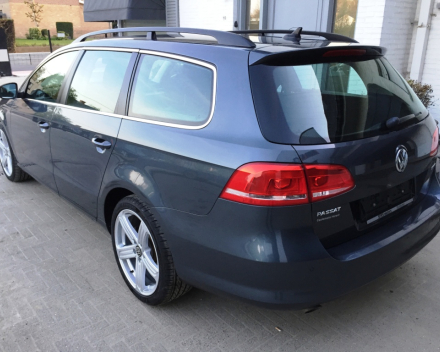 VERKOCHT  VOLKSWAGEN PASSAT 1,6 TDI * 20/04/2012 * 91083KM * NAVIGATIE MET KLEURSCHERM * PARKEERSENSOREN * AUTOMATISCHE AIRCO * CRUISECONTROL * GEKEURD * GARANTIE