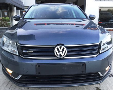 VERKOCHT  VOLKSWAGEN PASSAT 1,6 TDI * 20/04/2012 * 91083KM * NAVIGATIE MET KLEURSCHERM * PARKEERSENSOREN * AUTOMATISCHE AIRCO * CRUISECONTROL * GEKEURD * GARANTIE