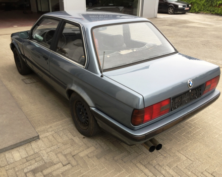 VERKOCHT BMW 325 I  * E30 * OPKNAPPER