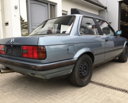 VERKOCHT BMW 325 I  * E30 * OPKNAPPER