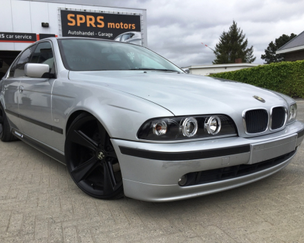 VERKOCHT  BMW 520 D * 4 DEURS * FULL OPTION * 19&quot; VELGEN * VERLAAGD * LEDER INTERIEUR * GEKEURD * GARANTIE