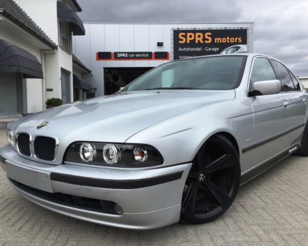 VERKOCHT  BMW 520 D * 4 DEURS * FULL OPTION * 19&quot; VELGEN * VERLAAGD * LEDER INTERIEUR * GEKEURD * GARANTIE