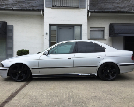 VERKOCHT  BMW 520 D * 4 DEURS * FULL OPTION * 19&quot; VELGEN * VERLAAGD * LEDER INTERIEUR * GEKEURD * GARANTIE