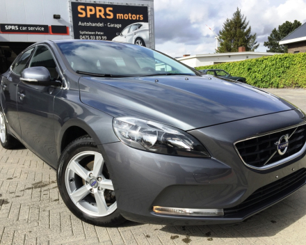 VERKOCHT  VOLVO V40 1,6D * MOMENTUM * ALU VELGEN * SLECHTS 64950 KM * BJ 08/10/2013 * GRIJS METAAL * GEKEURD * GARANTIE