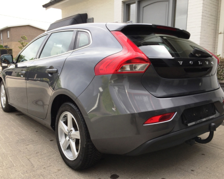 VERKOCHT  VOLVO V40 1,6D * MOMENTUM * ALU VELGEN * SLECHTS 64950 KM * BJ 08/10/2013 * GRIJS METAAL * GEKEURD * GARANTIE