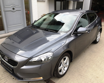 VERKOCHT  VOLVO V40 1,6D * MOMENTUM * ALU VELGEN * SLECHTS 64950 KM * BJ 08/10/2013 * GRIJS METAAL * GEKEURD * GARANTIE