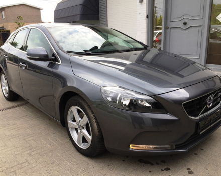 VERKOCHT  VOLVO V40 1,6D * MOMENTUM * ALU VELGEN * SLECHTS 64950 KM * BJ 08/10/2013 * GRIJS METAAL * GEKEURD * GARANTIE