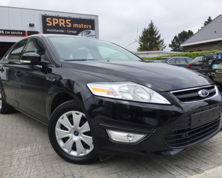 VERKOCHT  FORD MONDEO BENZINE * SLECHTS 26.677 KM !! * BJ 11/10/2011  *  PDC * ZWART METAAL * GEKEURD * GARANTIE