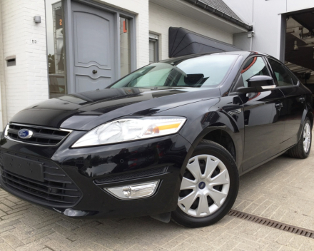 VERKOCHT  FORD MONDEO BENZINE * SLECHTS 26.677 KM !! * BJ 11/10/2011  *  PDC * ZWART METAAL * GEKEURD * GARANTIE